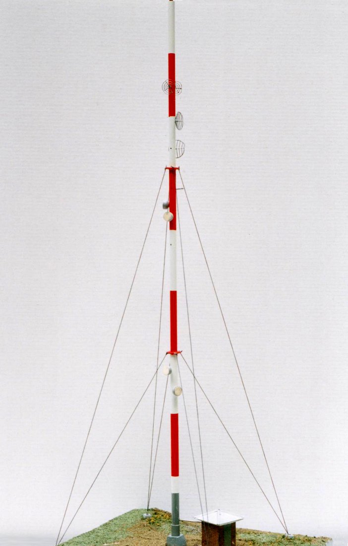 Communication mast