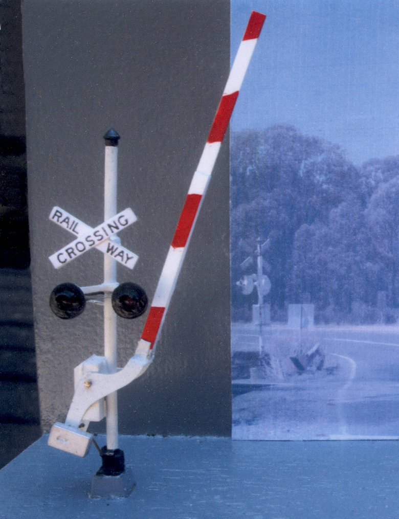 SRA level crossing boom with LEDs. HO